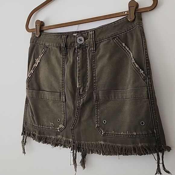 Free People Tahini Green Denim Canvas Frayed Hem Mini Skirt 27 (box12) - Picture 4 of 11